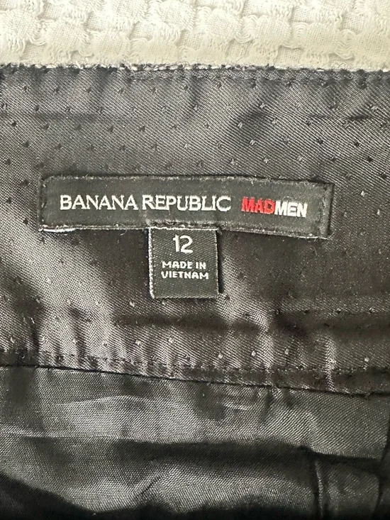 Banana Republic Mad Men
Size 8 Wool skirtClassic Black Tweed Women's - Picture 8 of 12